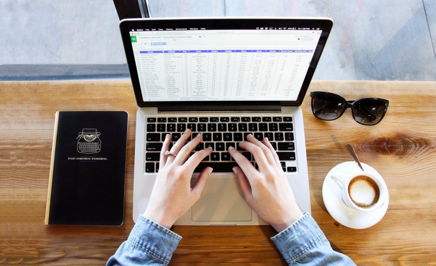 10 Essential Tools Every Blogger Should Use to Streamline Their Workflow